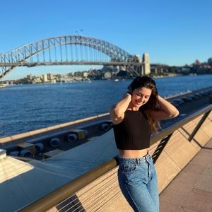 Meet your Posher, Lara